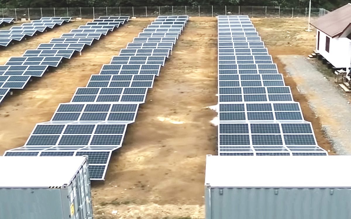 Clear site deployment view for diesel hybrid microgrid